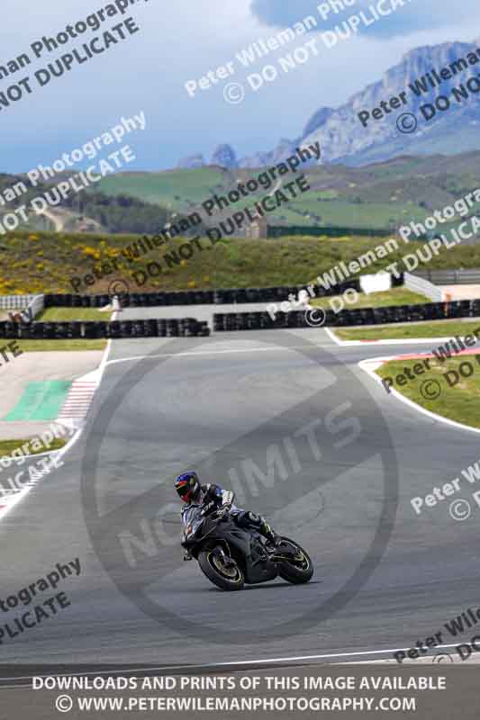 cadwell no limits trackday;cadwell park;cadwell park photographs;cadwell trackday photographs;enduro digital images;event digital images;eventdigitalimages;navarra;no limits trackdays;peter wileman photography;racing digital images;trackday digital images;trackday photos